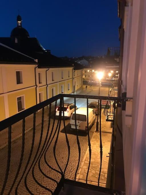 Apartment On Zarwanska Street Kamianets-Podilskyi Exterior foto