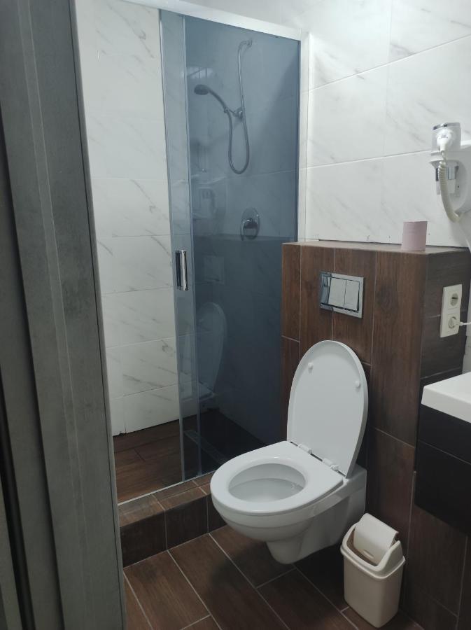 Apartment On Zarwanska Street Kamianets-Podilskyi Exterior foto
